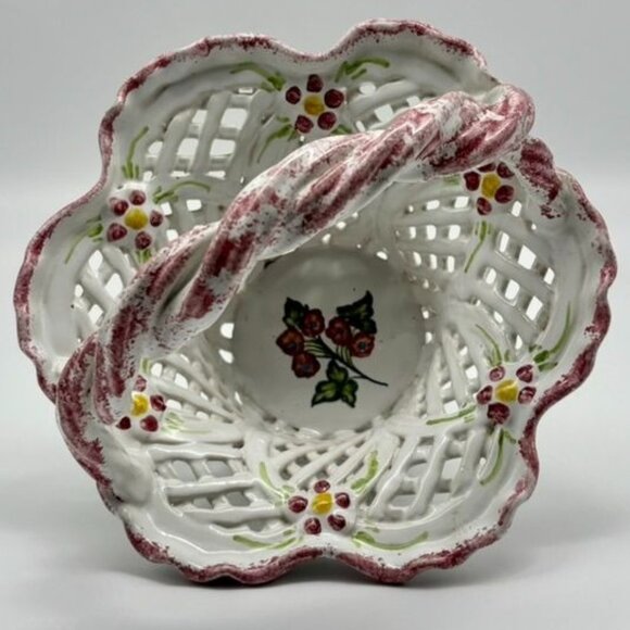Berardos Portugal Artisan-Made Ceramic Lattice Basket, Signed and Numbered #2042 - Picture 5 of 15